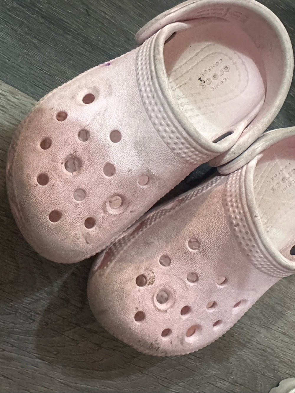crocs